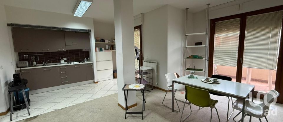 Apartment 5 rooms of 90 m² in Arezzo (52100)