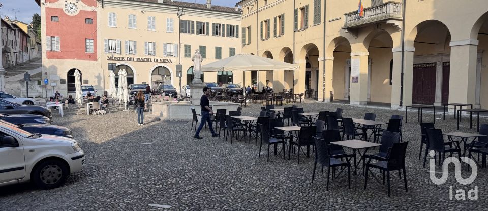 Negozio / locale commerciale di 46 m² in Castiglione delle Stiviere (46043)