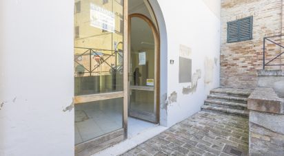 Laboratorio di 100 m² in Santa Maria Nuova (60030)
