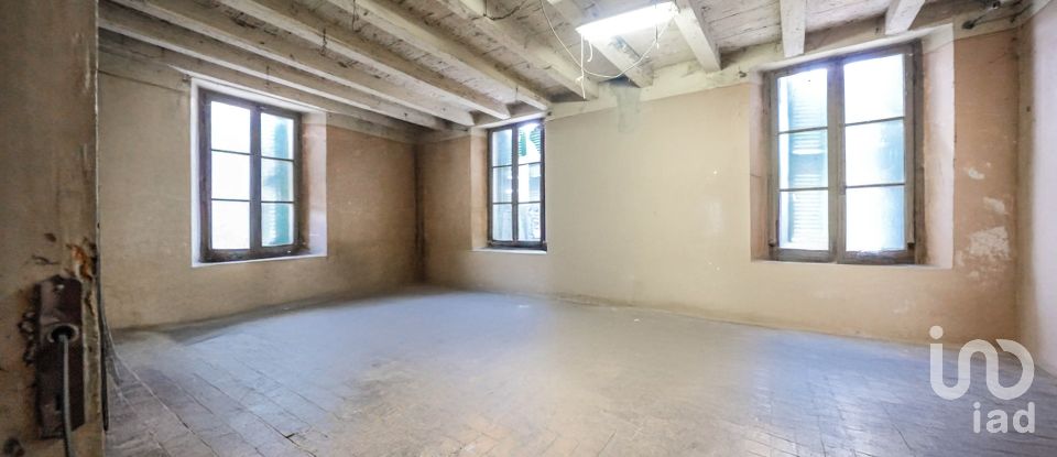 Costruzione di 706 m² in Valeggio sul Mincio (37067)