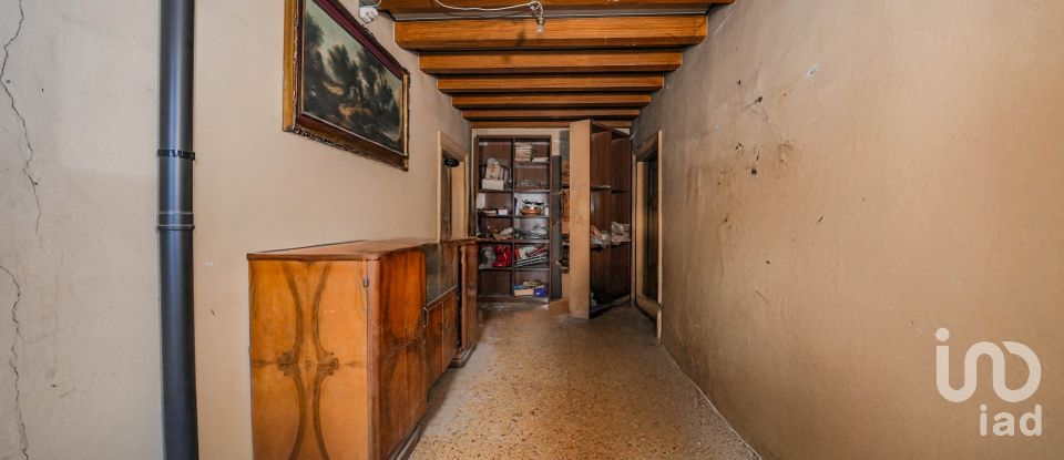 Costruzione di 706 m² in Valeggio sul Mincio (37067)