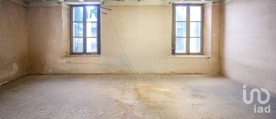 Costruzione di 706 m² in Valeggio sul Mincio (37067)