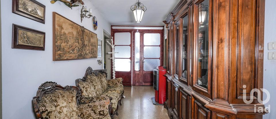 Costruzione di 706 m² in Valeggio sul Mincio (37067)