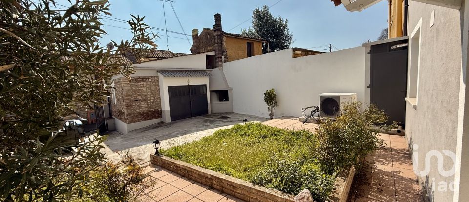 Casa indipendente / Villa 6 locali di 183 m² in Volta Mantovana (46049)