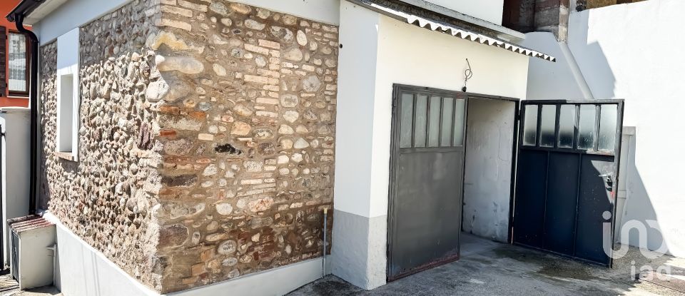 Casa indipendente / Villa 6 locali di 183 m² in Volta Mantovana (46049)