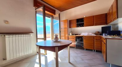 Loft 9 locali di 180 m² a Angri (84012)