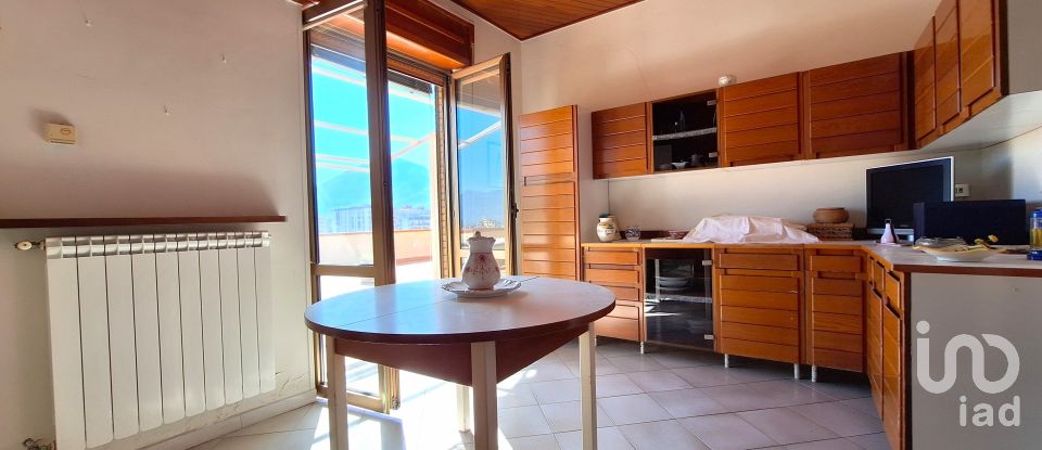 Loft 9 rooms of 180 m² in Angri (84012)