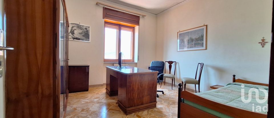 Loft 9 rooms of 180 m² in Angri (84012)