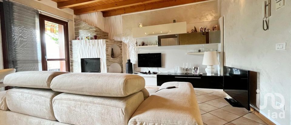 Villa a schiera 5 locali di 120 m² in Gavardo (25085)