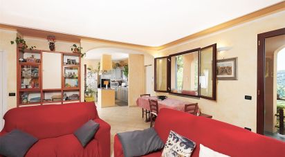 Casa indipendente 7 locali di 192 m² in Orco Feglino (17024)