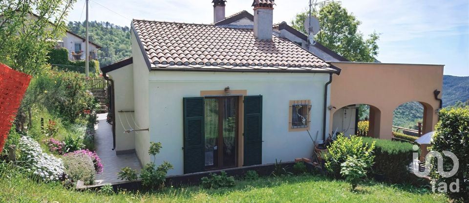 Casa indipendente 7 locali di 192 m² in Orco Feglino (17024)