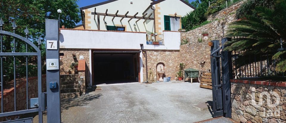 Casa indipendente 7 locali di 192 m² in Orco Feglino (17024)