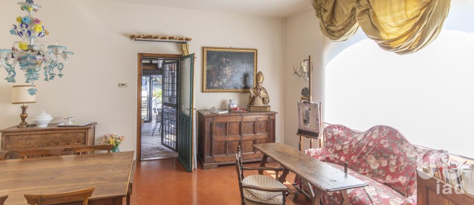 Villa storica 13 locali di 403 m² in Urbino (61029)