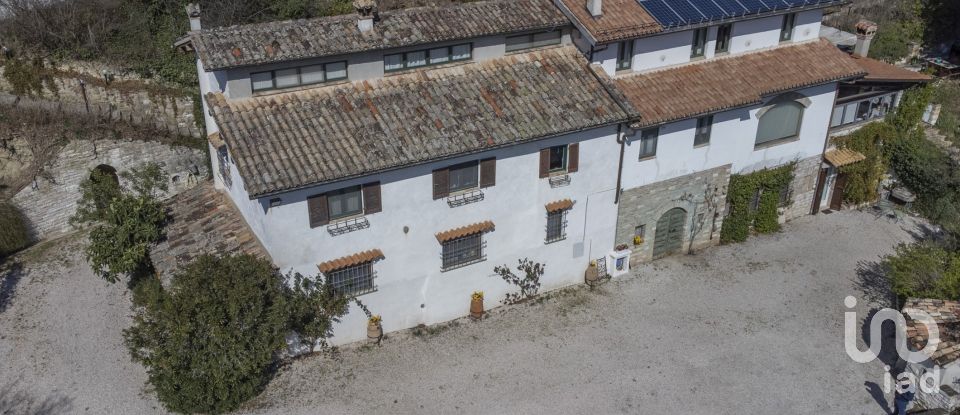 Villa storica 13 locali di 403 m² in Urbino (61029)