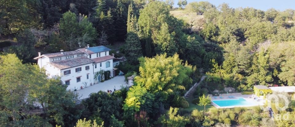 Villa storica 13 locali di 403 m² in Urbino (61029)
