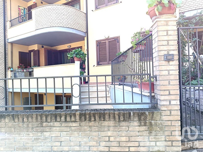 Appartamento 5 locali di 110 m² a Miglianico (66010)