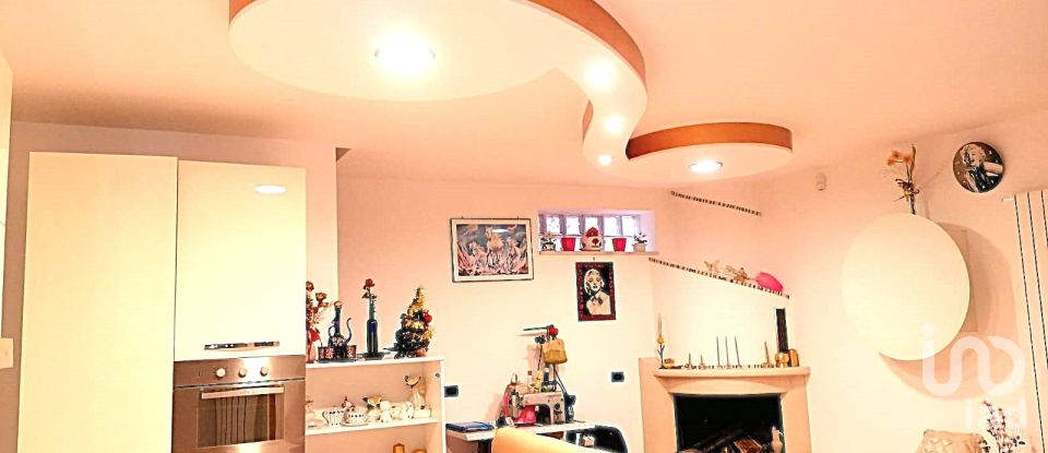 Appartamento 5 locali di 110 m² a Miglianico (66010)