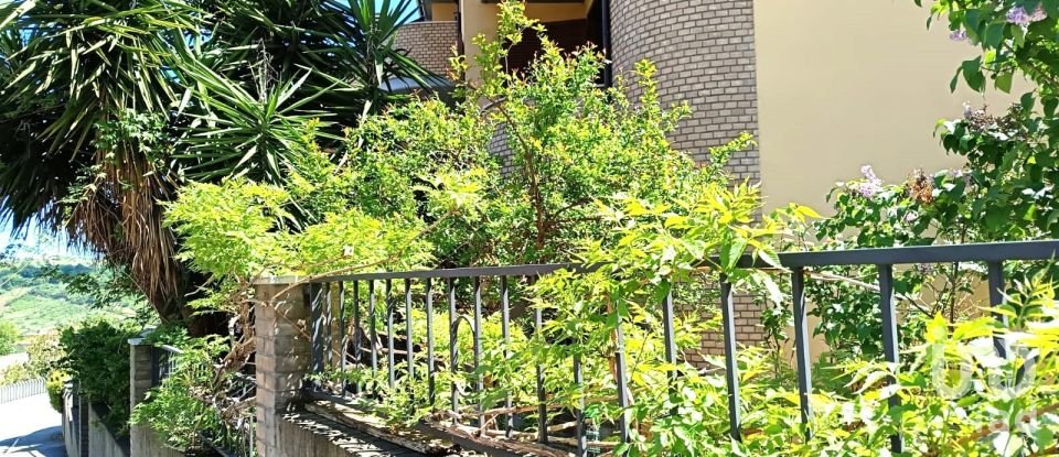 Appartamento 5 locali di 110 m² a Miglianico (66010)