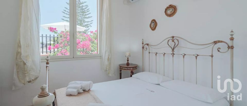 Farm 15 rooms of 310 m² in Noto (96017)