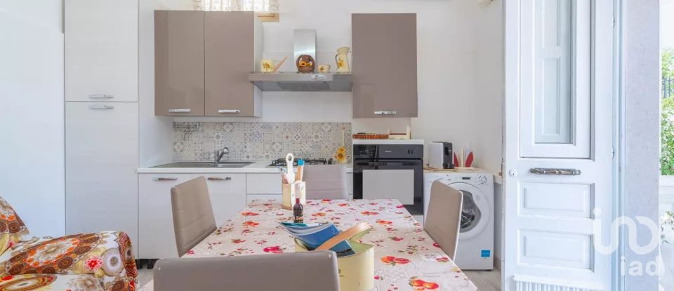 Farm 15 rooms of 310 m² in Noto (96017)