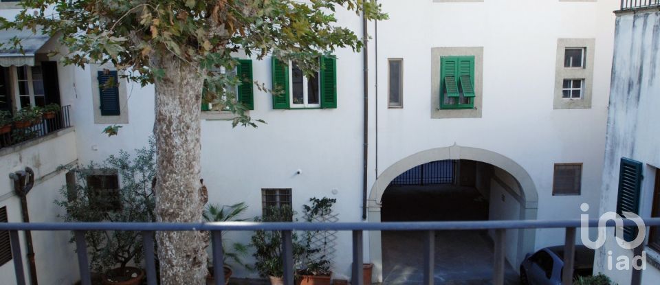 Loft 5 locali di 250 m² a Empoli (50053)