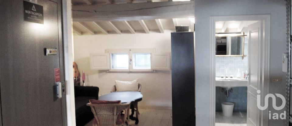 Loft 5 locali di 250 m² a Empoli (50053)