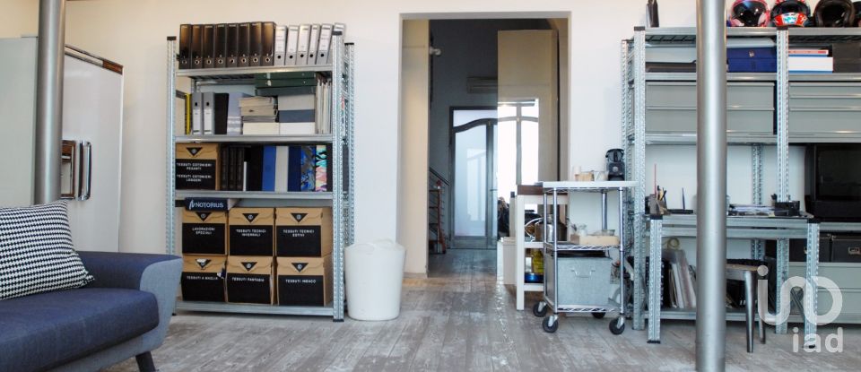 Loft 5 locali di 250 m² a Empoli (50053)