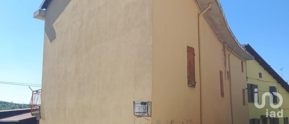 House 0 rooms of 170 m² in Camagna Monferrato (15030)