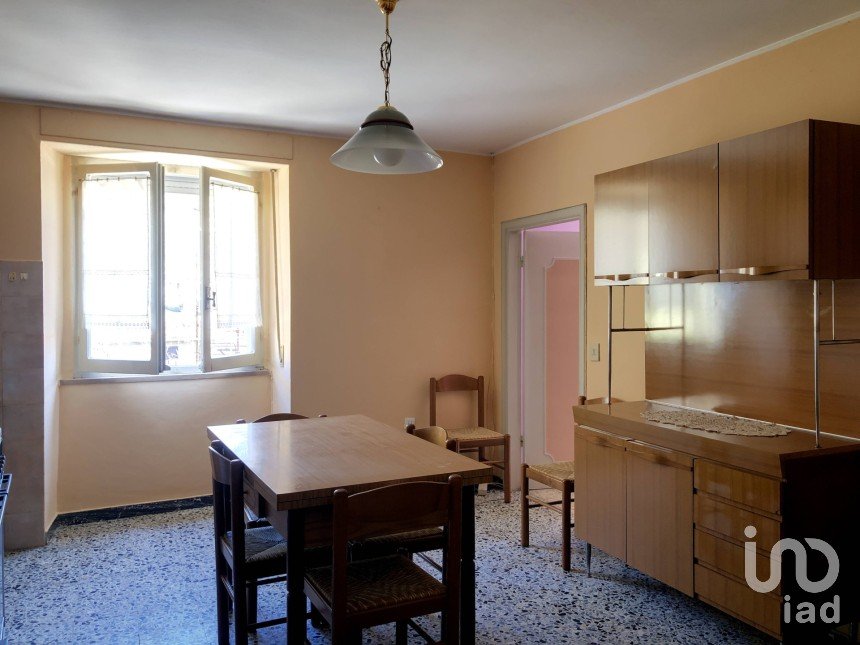 Casa indipendente / Villa 5 locali di 180 m² in Cagli (61043)