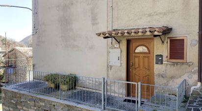 Casa indipendente / Villa 5 locali di 180 m² in Cagli (61043)