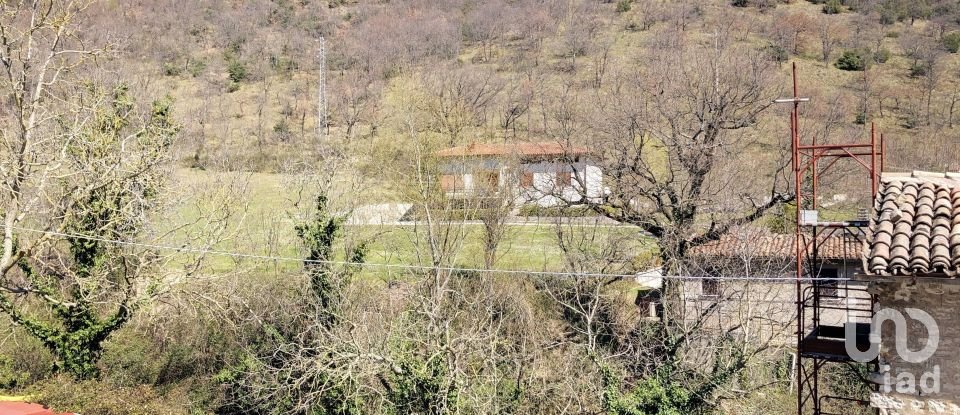 Casa indipendente / Villa 5 locali di 180 m² in Cagli (61043)