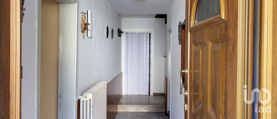 Casa indipendente / Villa 5 locali di 180 m² in Cagli (61043)