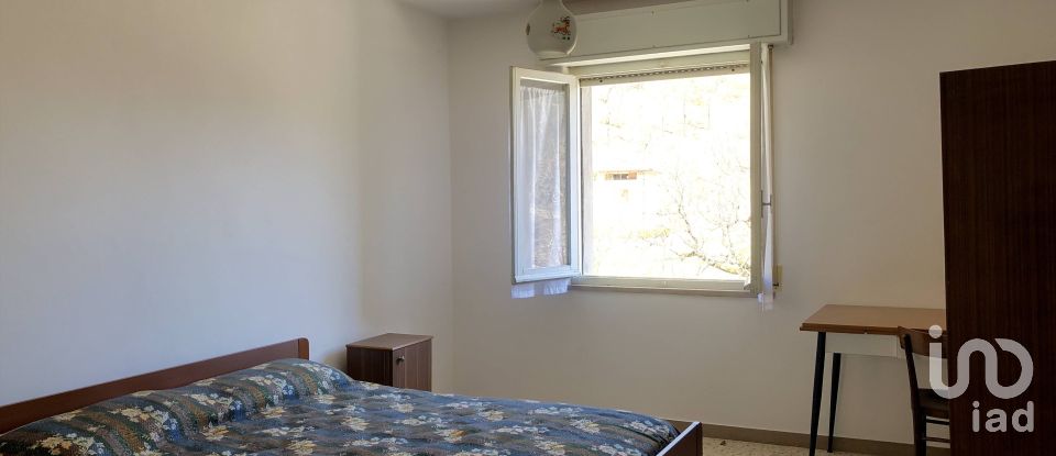 Casa indipendente / Villa 5 locali di 180 m² in Cagli (61043)