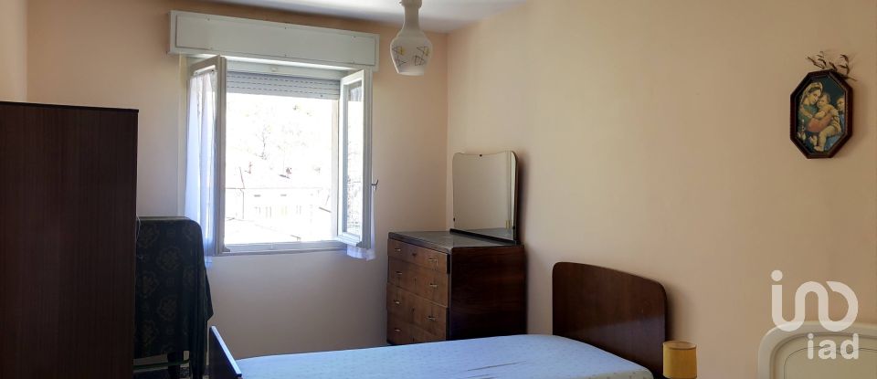 Casa indipendente / Villa 5 locali di 180 m² in Cagli (61043)