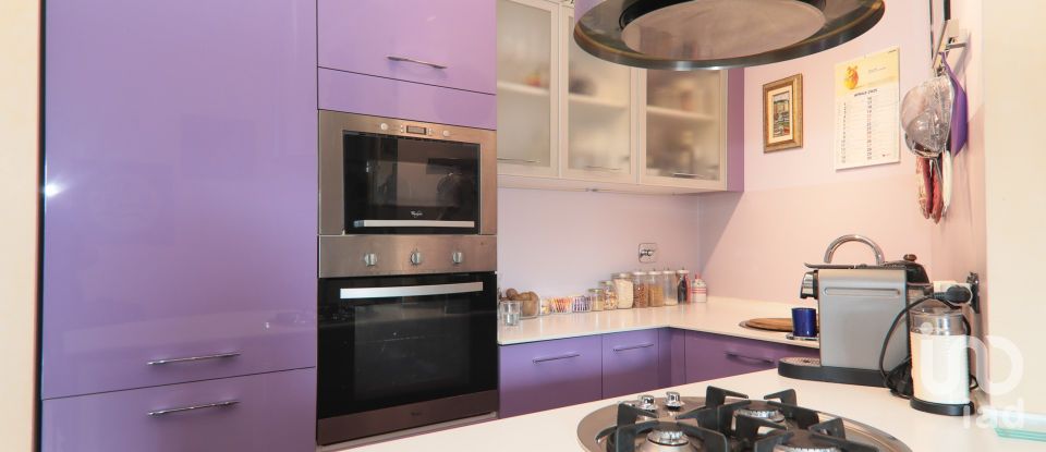 Four-room apartment of 60 m² in Genova (16139)