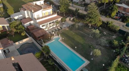 Casale 11 locali di 327 m² in Anzio (00042)