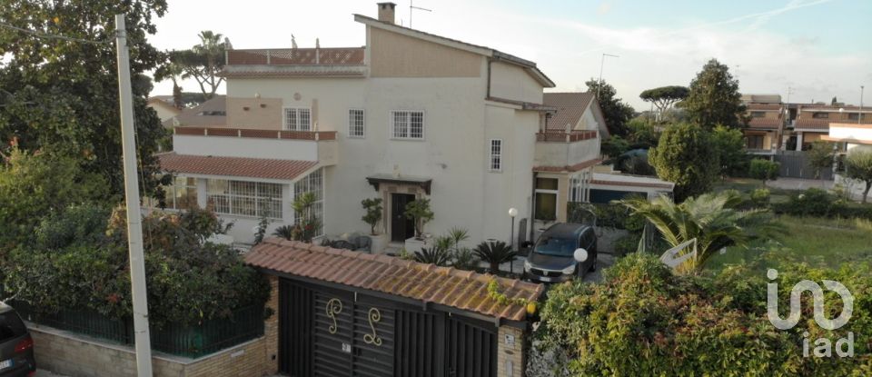 Casale 11 locali di 327 m² in Anzio (00042)