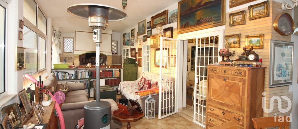 Casale 11 locali di 327 m² in Anzio (00042)