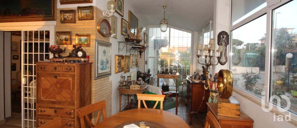 Casale 11 locali di 327 m² in Anzio (00042)