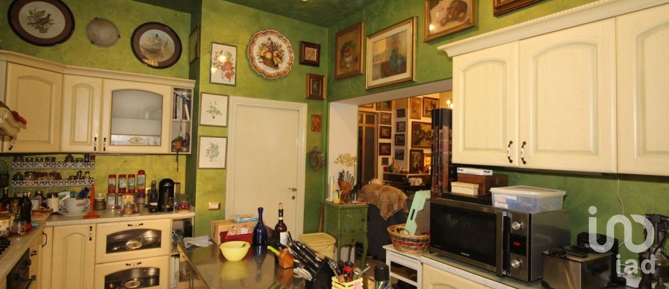 Casale 11 locali di 327 m² in Anzio (00042)