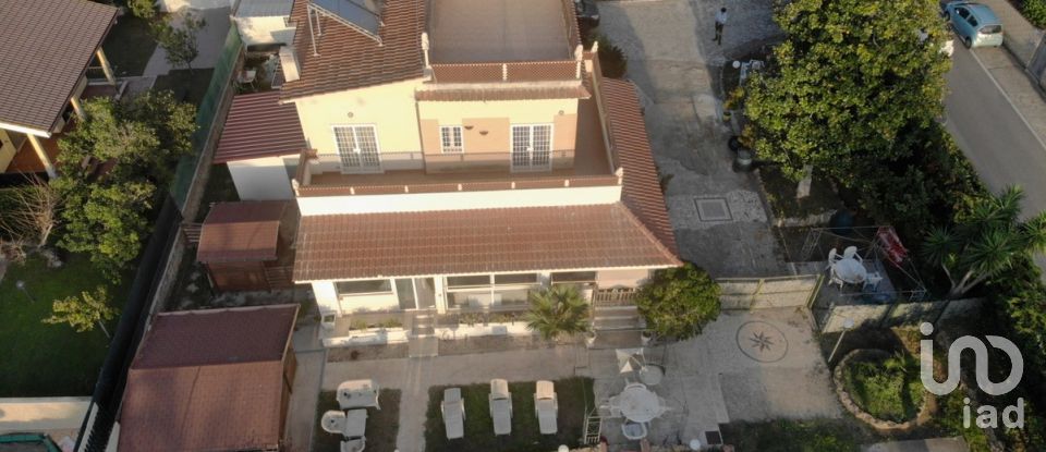 Casale 11 locali di 327 m² in Anzio (00042)