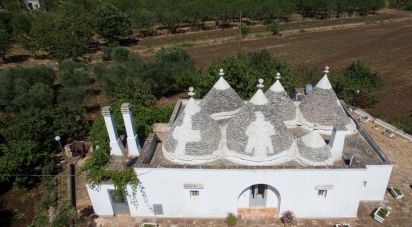 Trullo 10 locali di 200 m² in Ceglie Messapica (72013)