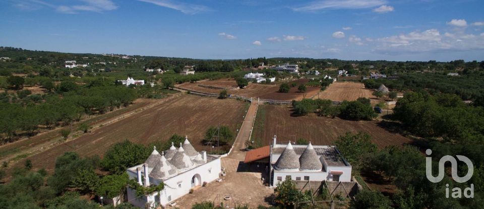 Trullo 10 locali di 200 m² in Ceglie Messapica (72013)