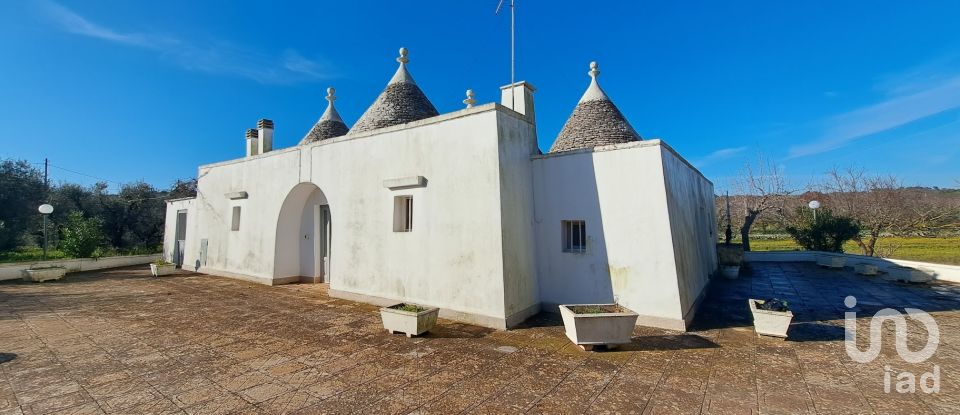Trullo 10 locali di 200 m² in Ceglie Messapica (72013)