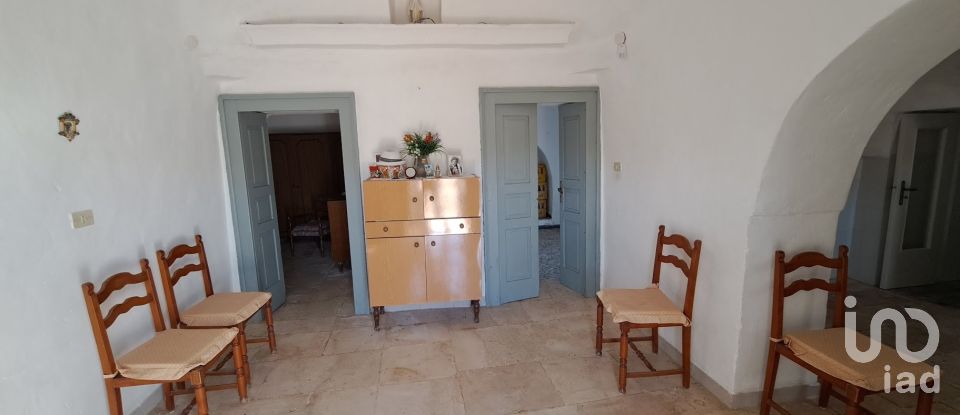 Trullo 10 locali di 200 m² in Ceglie Messapica (72013)