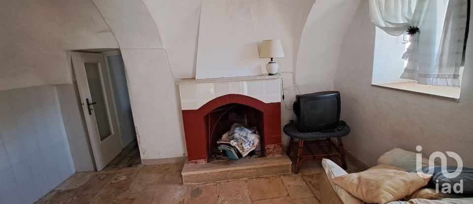 Trullo 10 locali di 200 m² in Ceglie Messapica (72013)