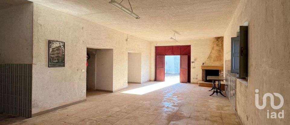 Trullo 10 locali di 200 m² in Ceglie Messapica (72013)