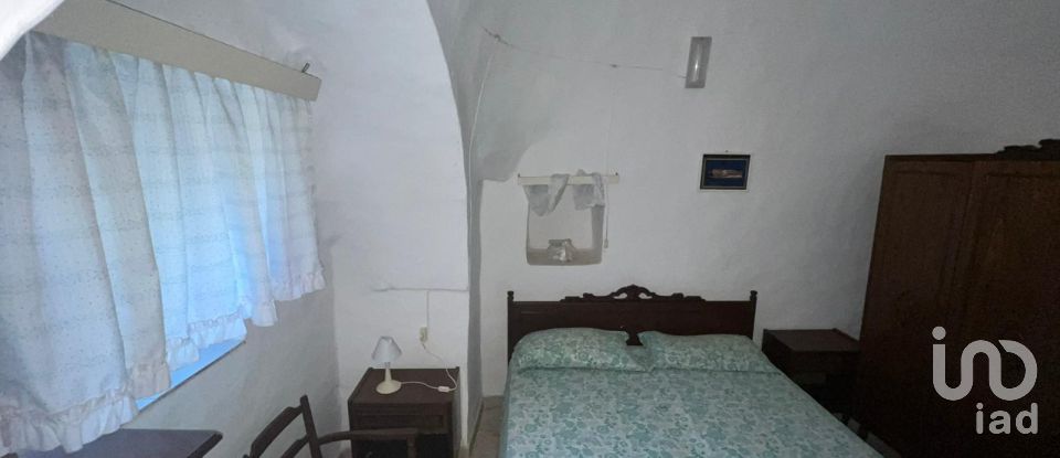 Trullo 10 locali di 200 m² in Ceglie Messapica (72013)