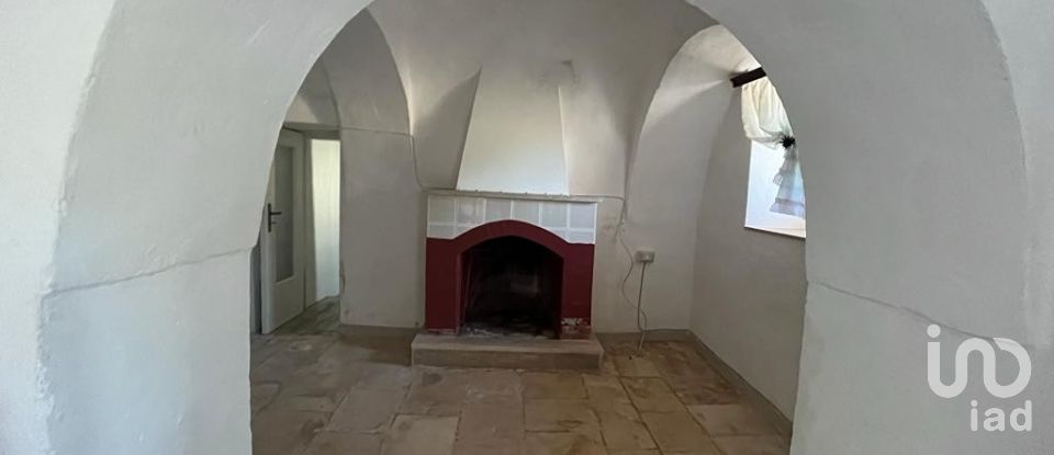 Trullo 10 locali di 200 m² in Ceglie Messapica (72013)