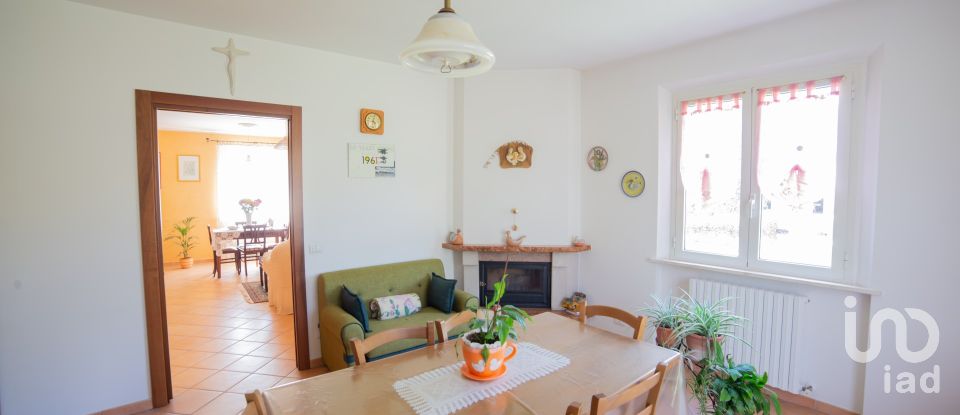 Casa indipendente / Villa 8 locali di 310 m² in Serra de' Conti (60030)